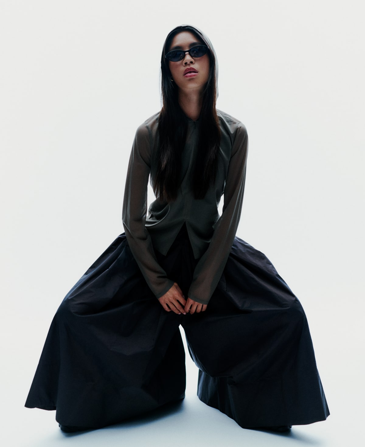 IVY - Black Gradient Blue